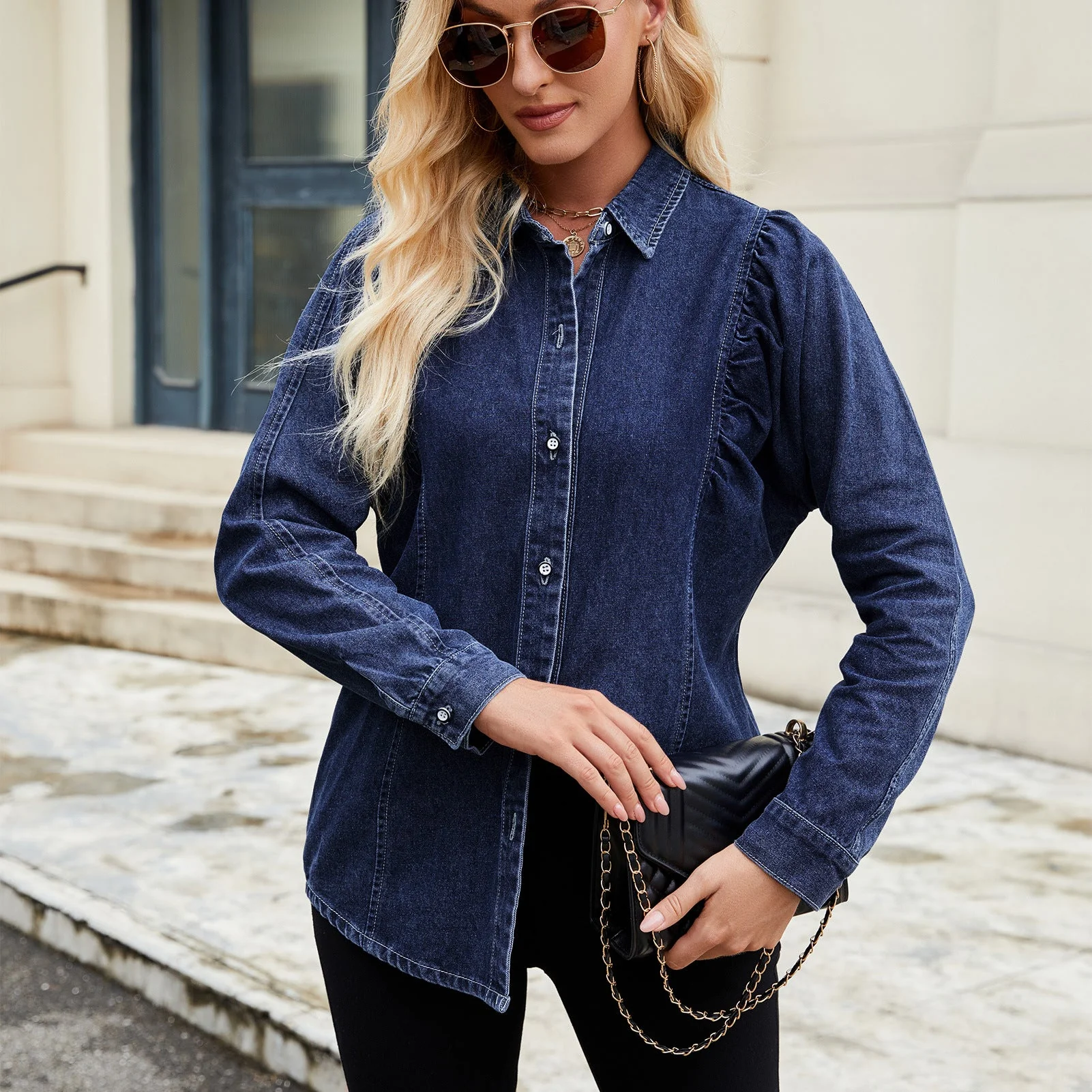Blouse en denim pour femmes avec des détails en volants et une coupe cintrée - Image 6