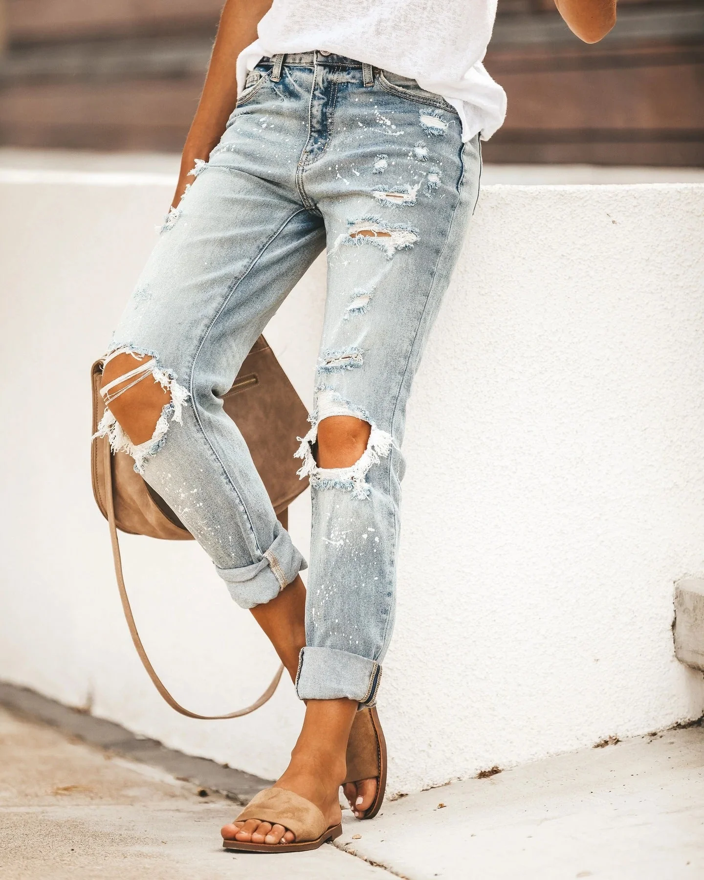 Jeans Boyfriend Destroyed pour femmes avec des détails décontractés - Image 4