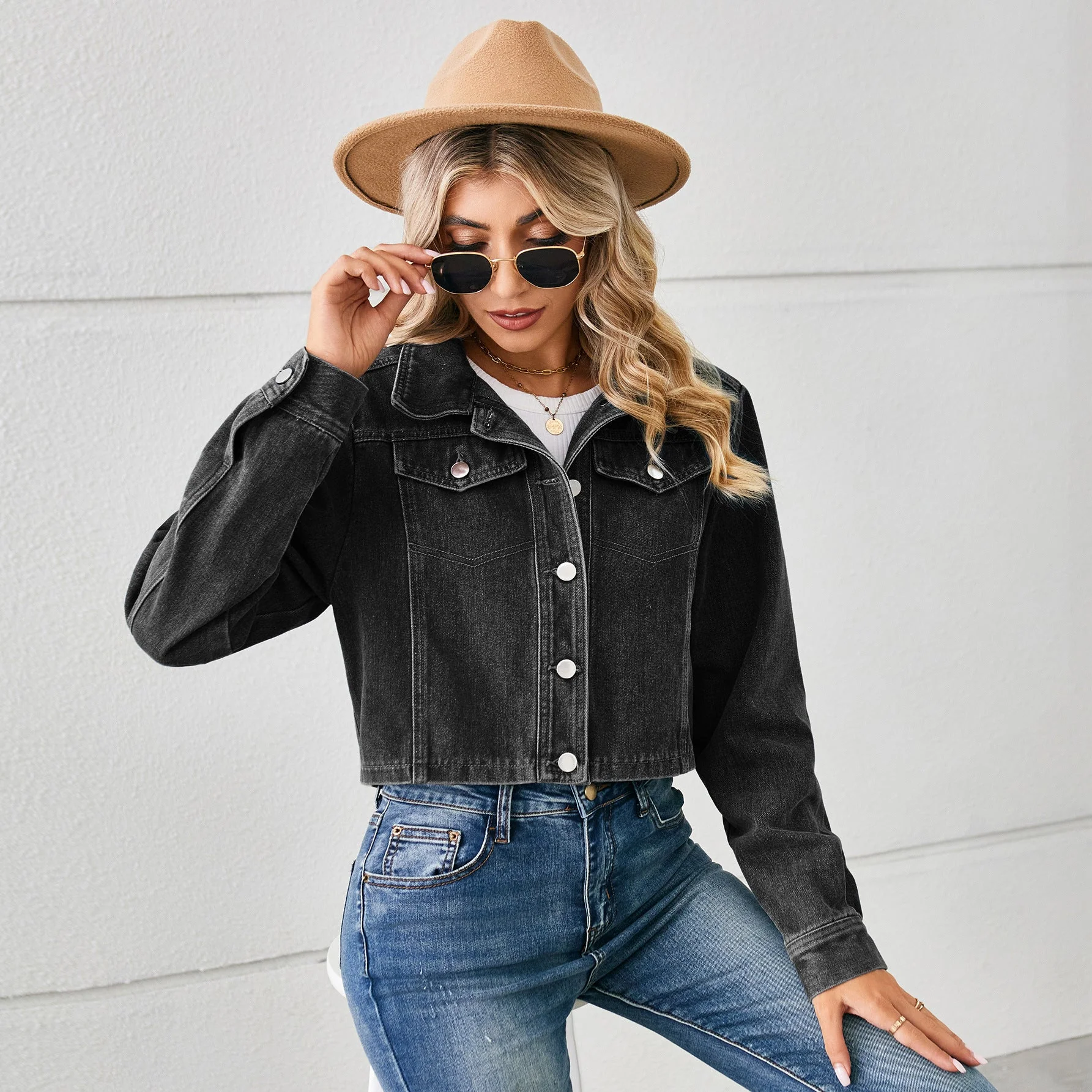 Veste en jean cropped pour femmes avec col classique - Image 3