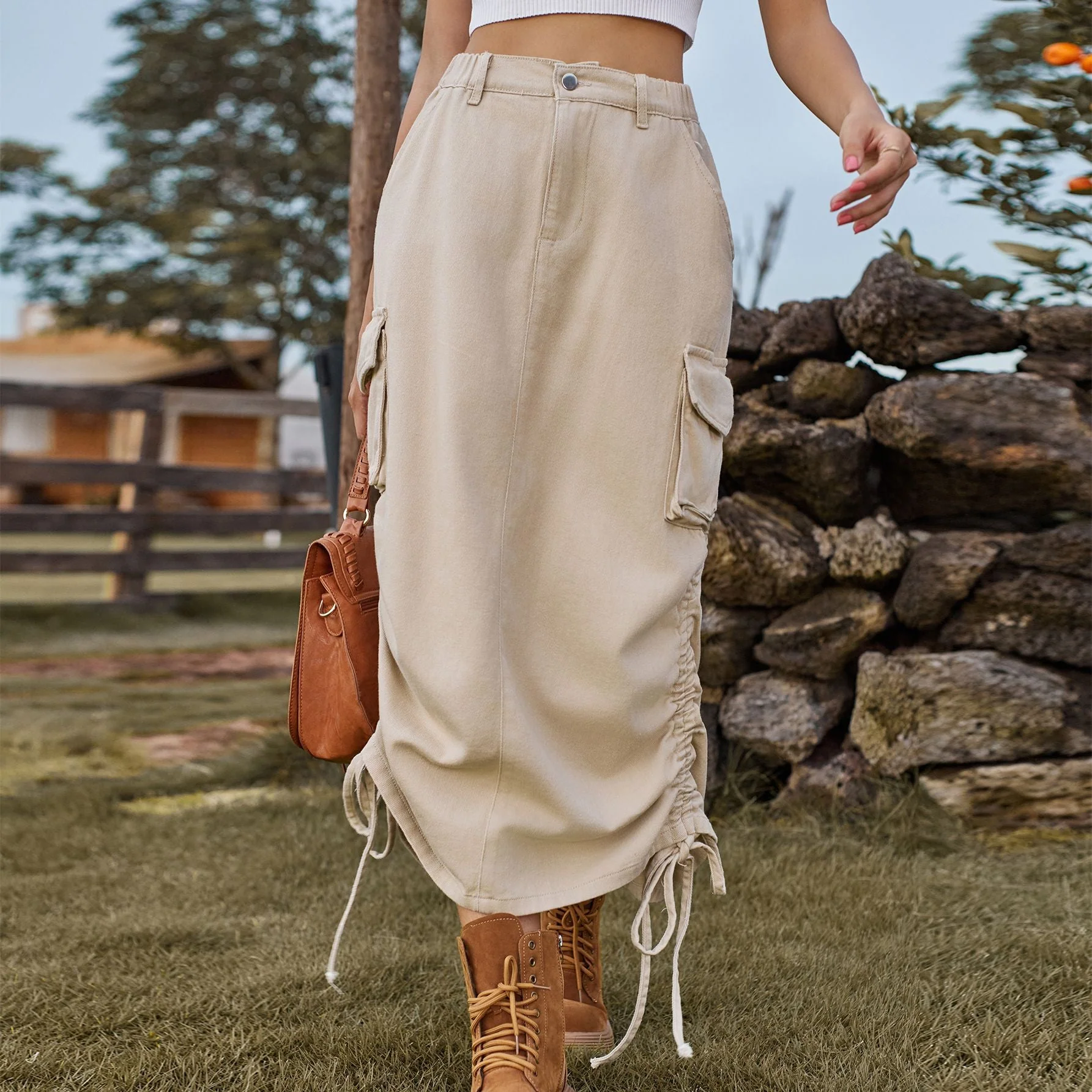 Jupe cargo pour femme avec taille réglable et poches latérales pratiques - Image 3