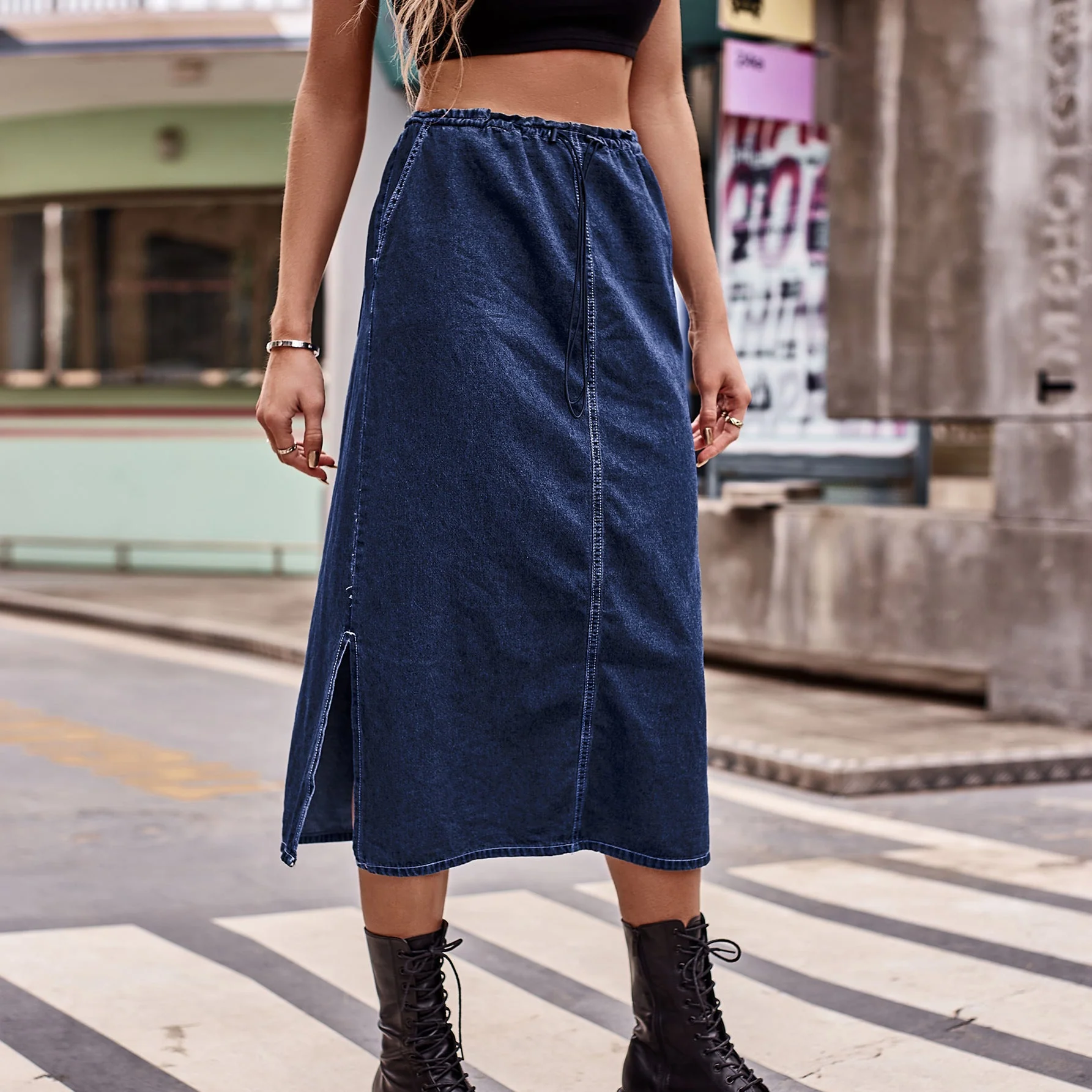 Jupe maxi en denim pour dames avec fente latérale et poches pratiques - Image 4