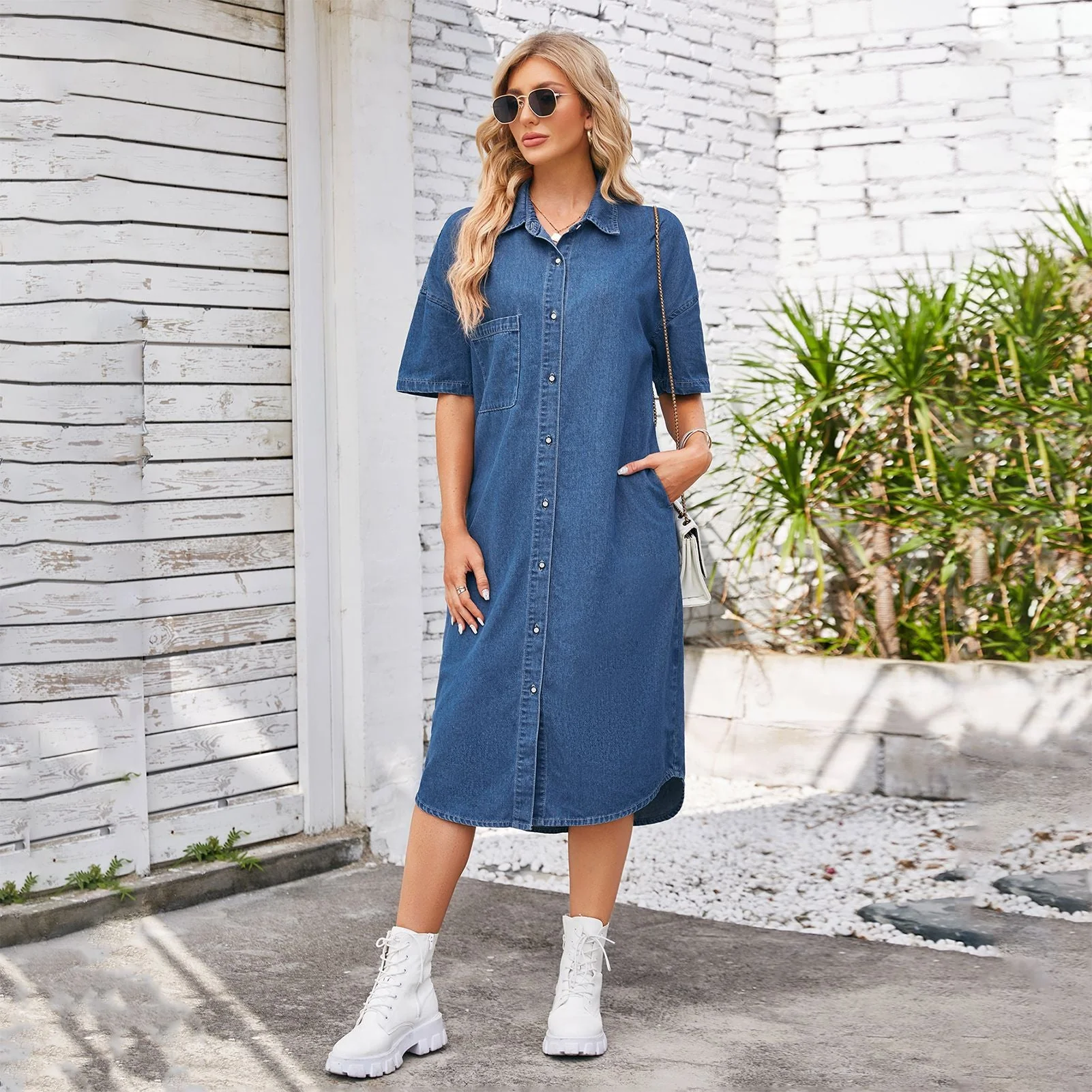 Robe chemise en denim pour femme avec design à boutons et fente latérale - Image 4