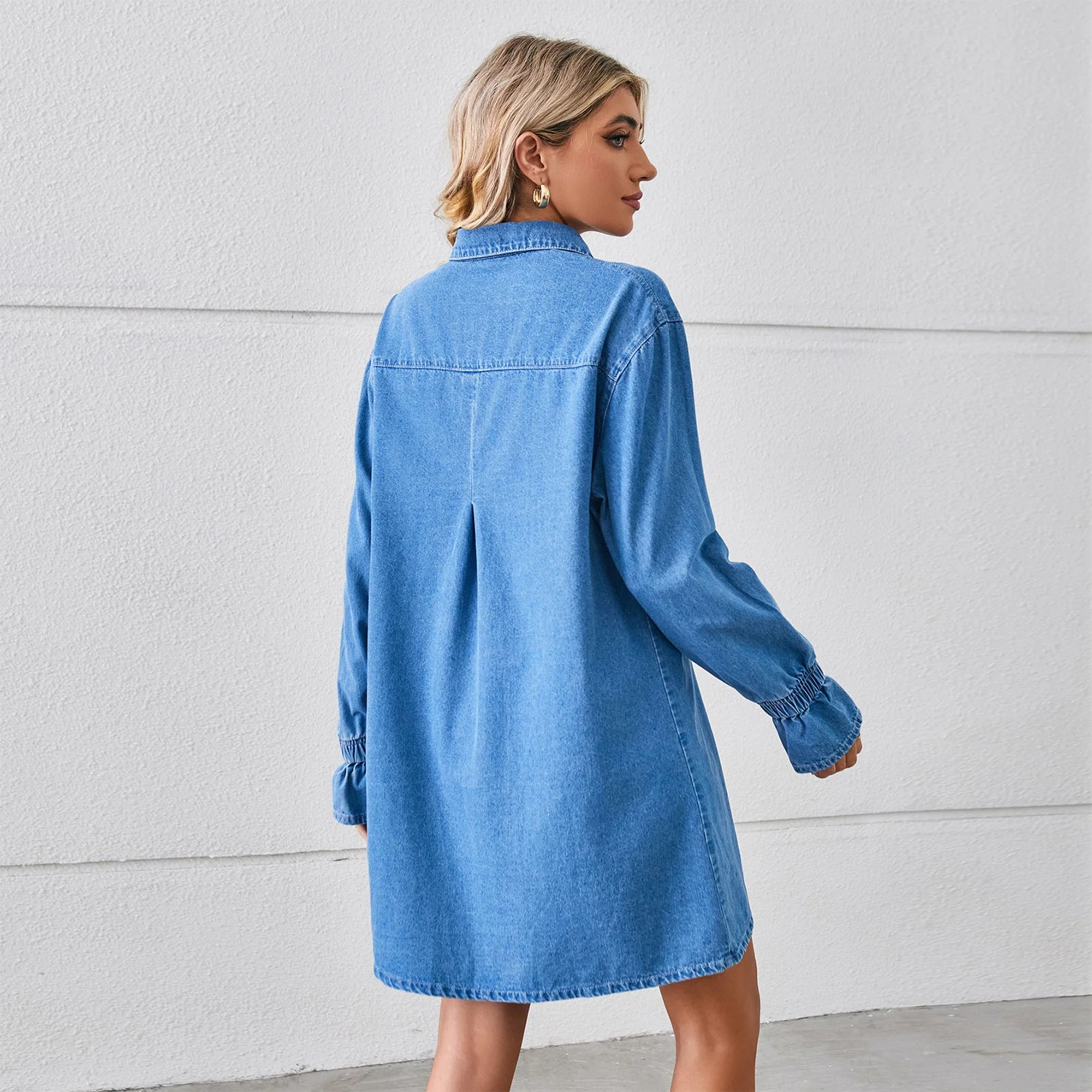 Robe chemise en denim pour dames - Image 4