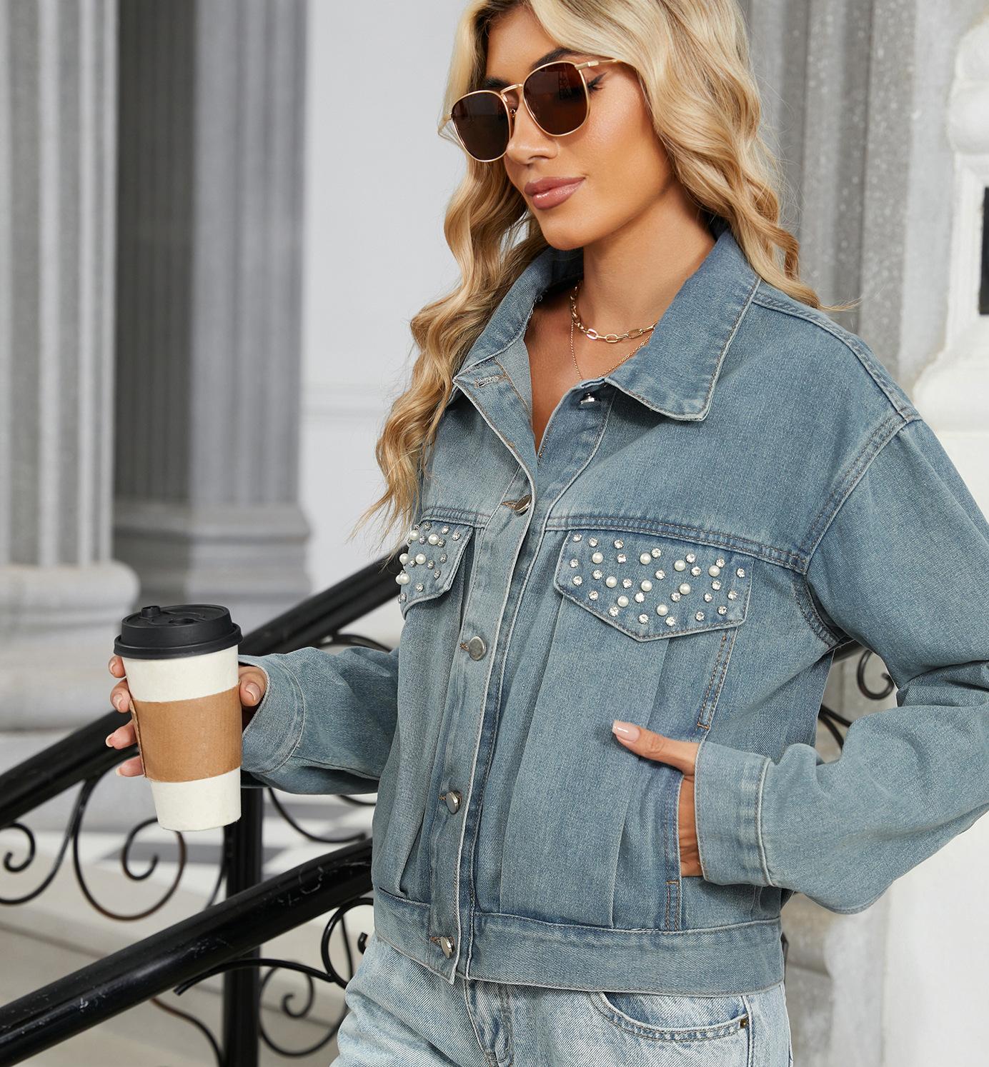 Veste en denim pour femmes avec des strass scintillants et une coupe moderne - Image 4